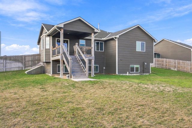 10718 E Bonita St, Wichita, KS 67207