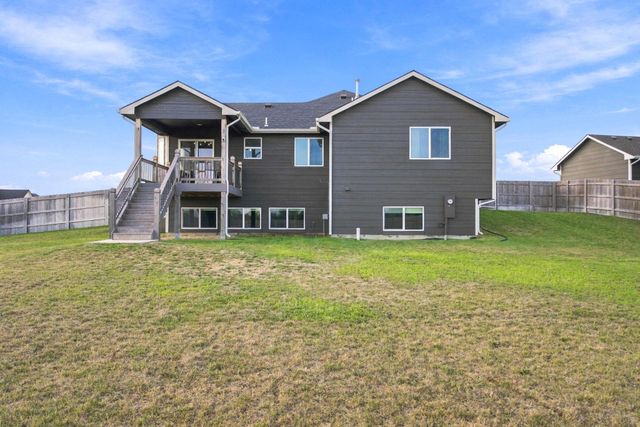 10718 E Bonita St, Wichita, KS 67207