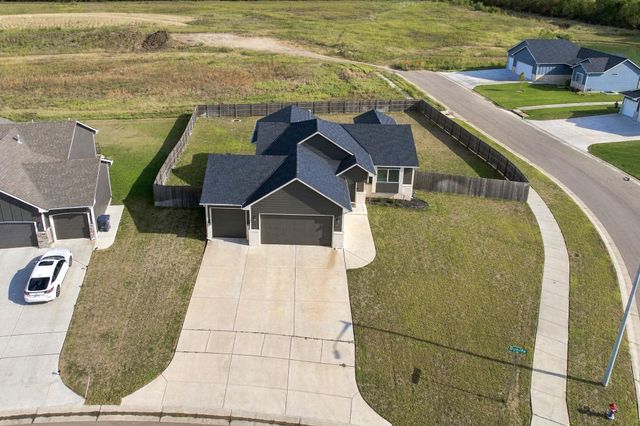 10718 E Bonita St, Wichita, KS 67207