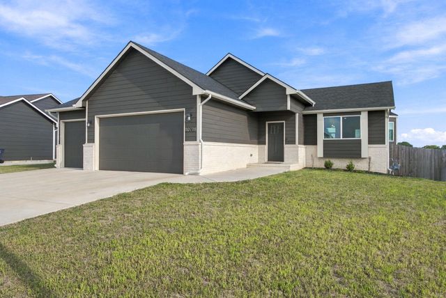 10718 E Bonita St, Wichita, KS 67207