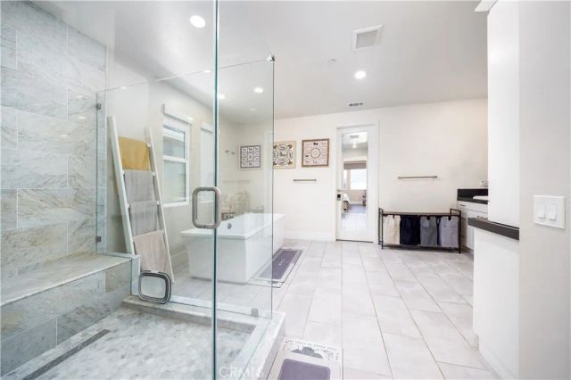 81 Ray, Irvine, CA 92618