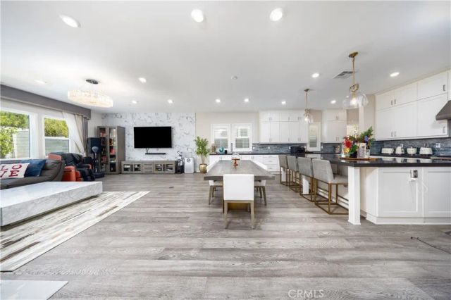 81 Ray, Irvine, CA 92618