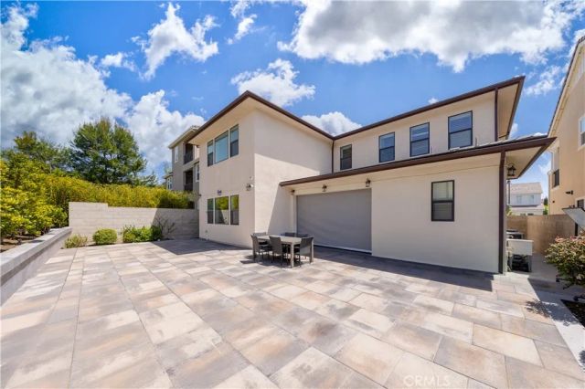81 Ray, Irvine, CA 92618