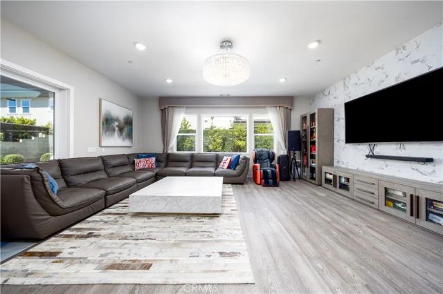 81 Ray, Irvine, CA 92618