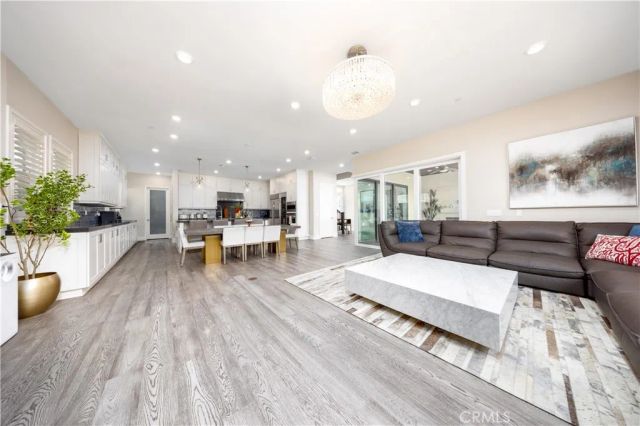 81 Ray, Irvine, CA 92618