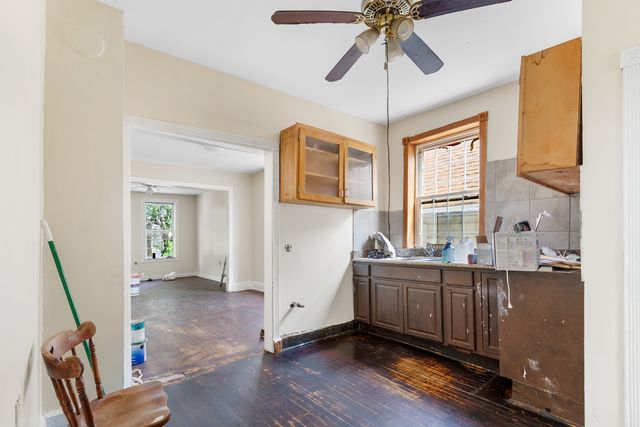 4418 S Honore Street, Chicago, IL 60609
