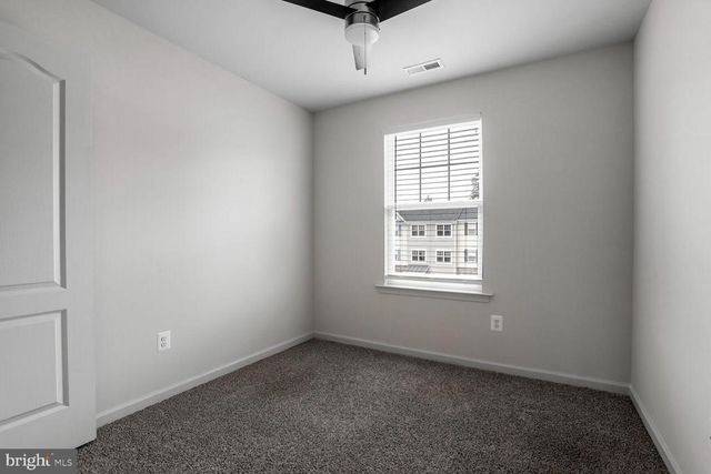 2437 DRAKE LN, Fredericksburg, VA 22408