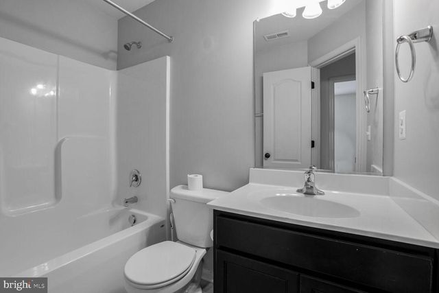 2437 DRAKE LN, Fredericksburg, VA 22408