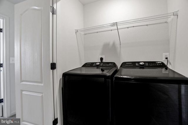 2437 DRAKE LN, Fredericksburg, VA 22408