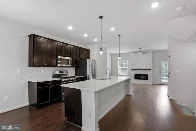 2437 DRAKE LN, Fredericksburg, VA 22408