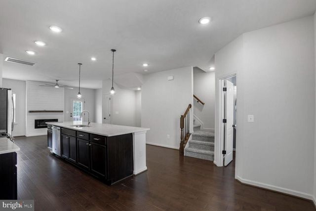 2437 DRAKE LN, Fredericksburg, VA 22408