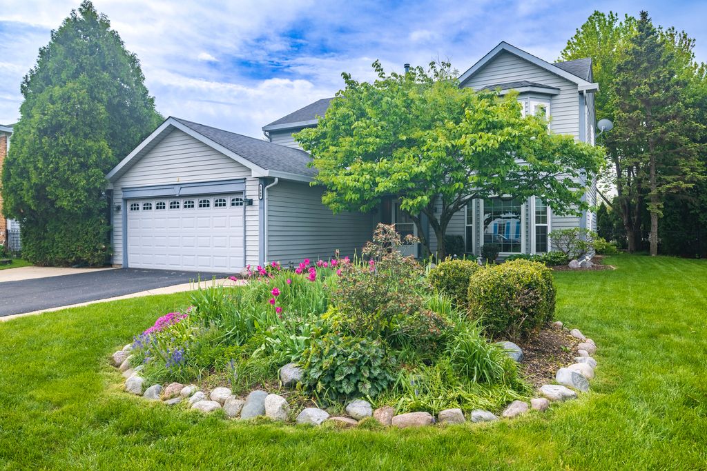 Image 2 of property listing at 1849 Pastoral Lane, Hanover Park, IL 60133