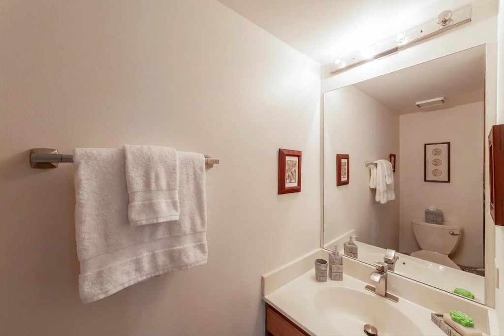 Image 11 of property listing at 1849 Pastoral Lane, Hanover Park, IL 60133