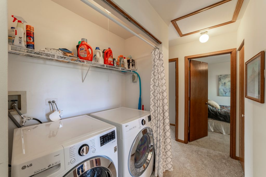 Image 18 of property listing at 1849 Pastoral Lane, Hanover Park, IL 60133