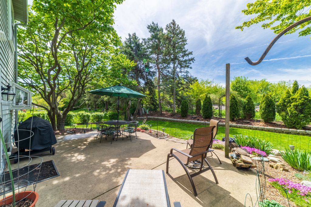 Image 20 of property listing at 1849 Pastoral Lane, Hanover Park, IL 60133