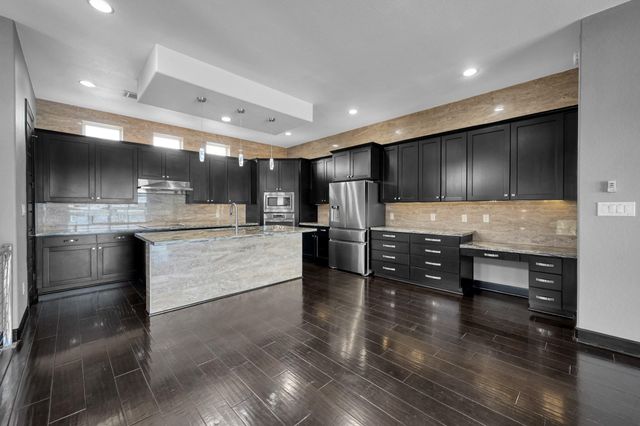 828 Lake View Drive, Montgomery, TX 77356