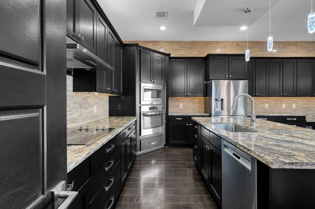 828 Lake View Drive, Montgomery, TX 77356