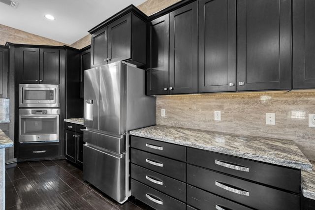 828 Lake View Drive, Montgomery, TX 77356