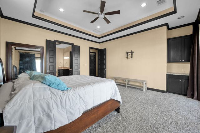 828 Lake View Drive, Montgomery, TX 77356