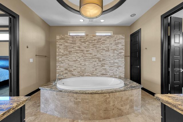 828 Lake View Drive, Montgomery, TX 77356