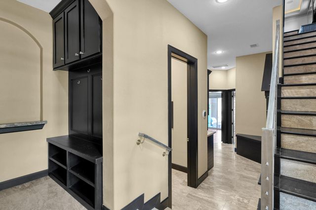 828 Lake View Drive, Montgomery, TX 77356