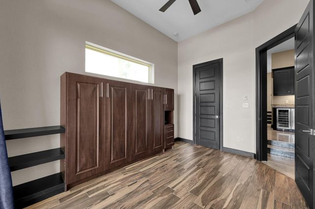 828 Lake View Drive, Montgomery, TX 77356