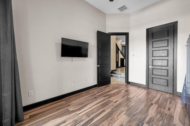828 Lake View Drive, Montgomery, TX 77356