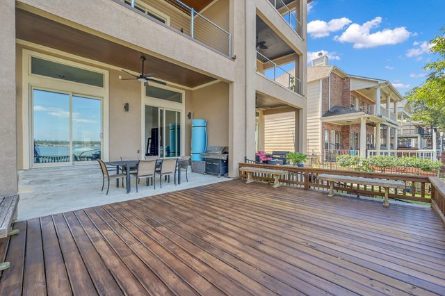 828 Lake View Drive, Montgomery, TX 77356