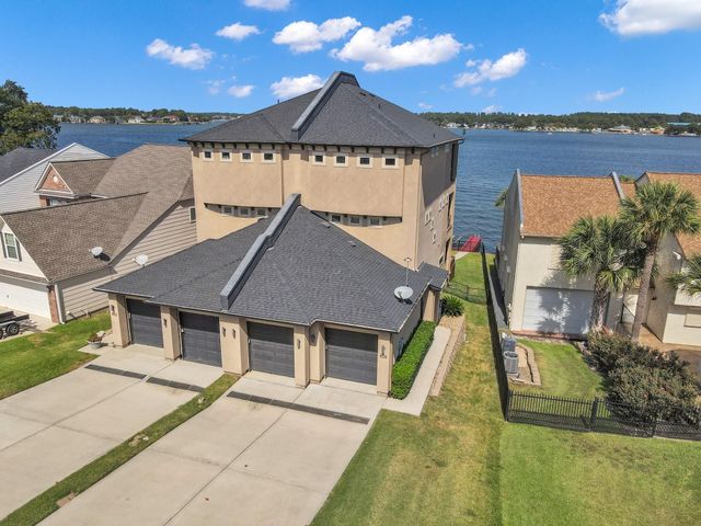 828 Lake View Drive, Montgomery, TX 77356