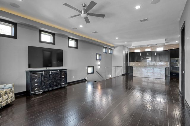 828 Lake View Drive, Montgomery, TX 77356