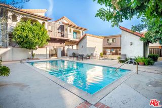 17824 Killion Street G, Encino, CA 91316