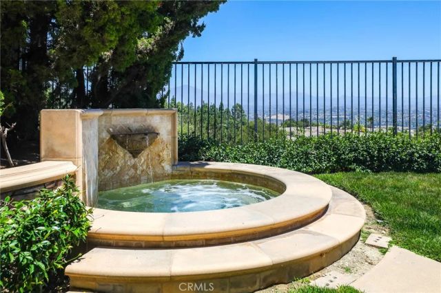 30 Groveside Drive, Aliso Viejo, CA 92656