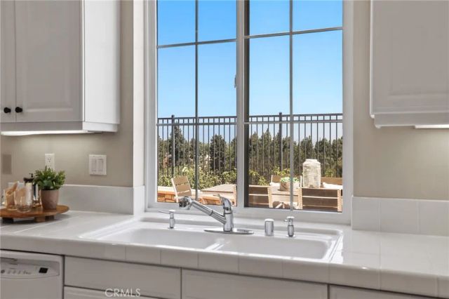 30 Groveside Drive, Aliso Viejo, CA 92656