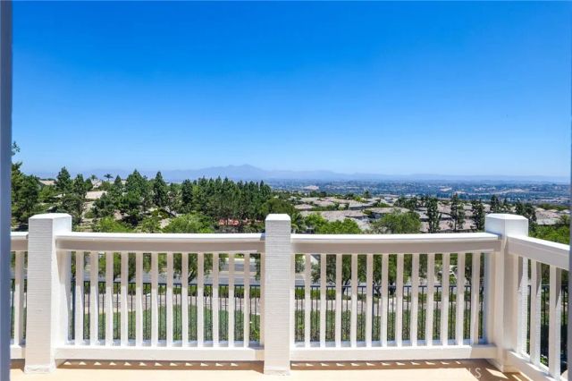 30 Groveside Drive, Aliso Viejo, CA 92656