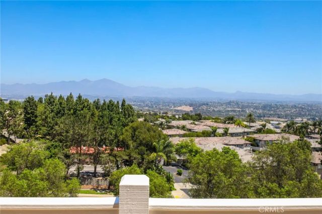 30 Groveside Drive, Aliso Viejo, CA 92656