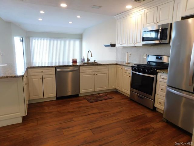 729 Hewitt Lane, New Windsor, NY 12553