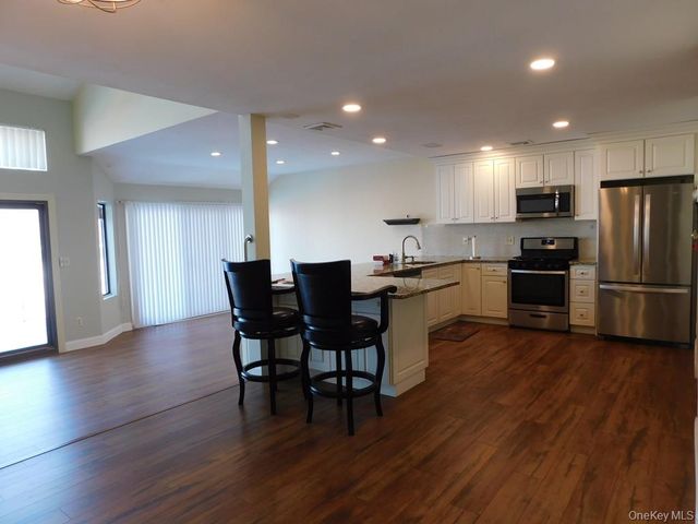 729 Hewitt Lane, New Windsor, NY 12553