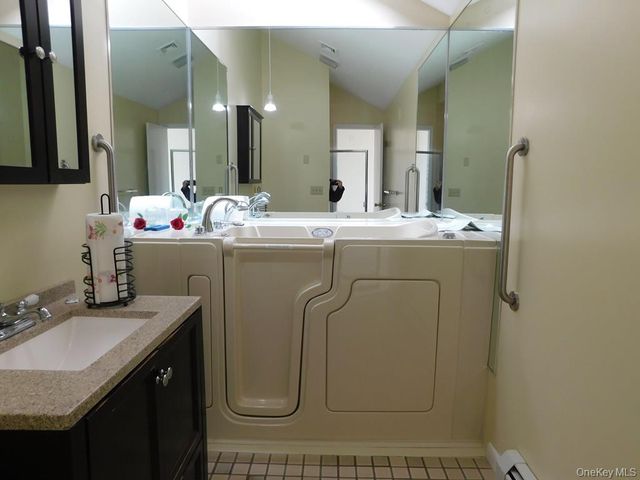 729 Hewitt Lane, New Windsor, NY 12553