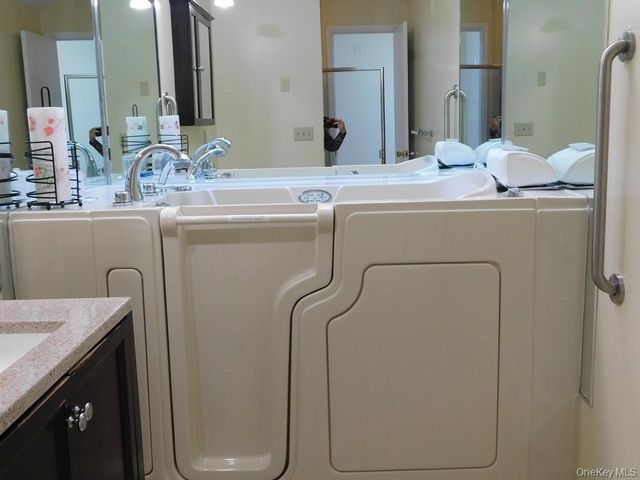 729 Hewitt Lane, New Windsor, NY 12553