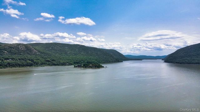 729 Hewitt Lane, New Windsor, NY 12553