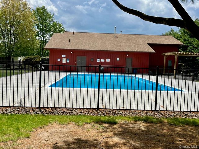 729 Hewitt Lane, New Windsor, NY 12553