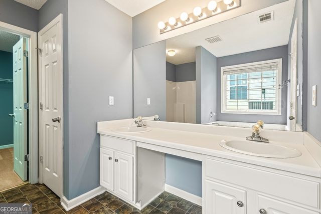 5955 Raventree Court, Atlanta, GA 30349