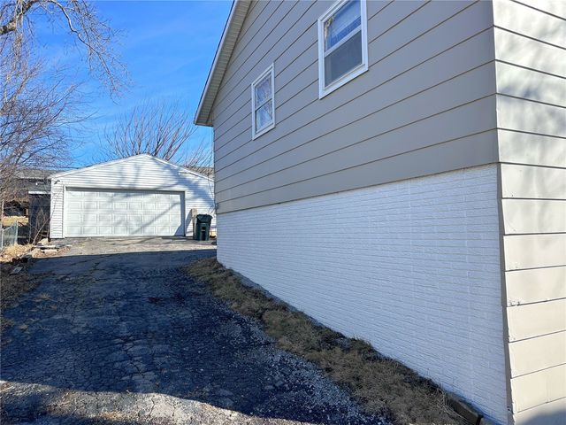 145 Belvedere Drive NW, Cedar Rapids, IA 52405