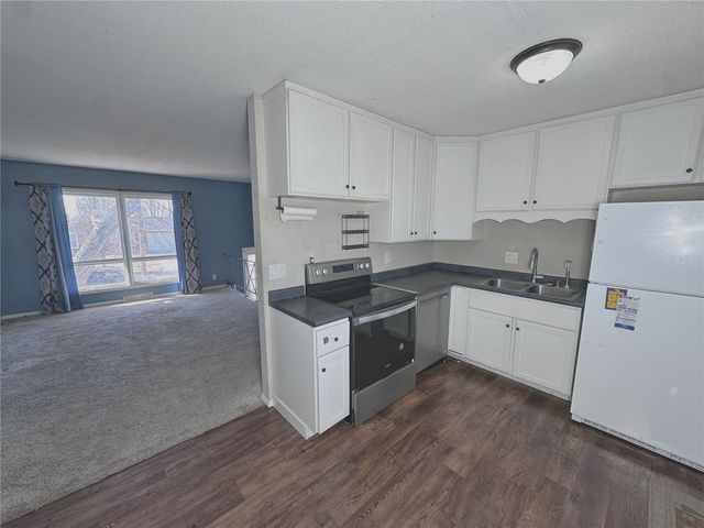 145 Belvedere Drive NW, Cedar Rapids, IA 52405