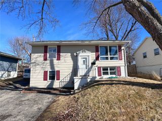 145 Belvedere Drive NW, Cedar Rapids, IA 52405