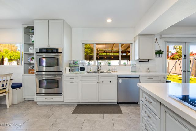 8219 N 3RD Avenue, Phoenix, AZ 85021