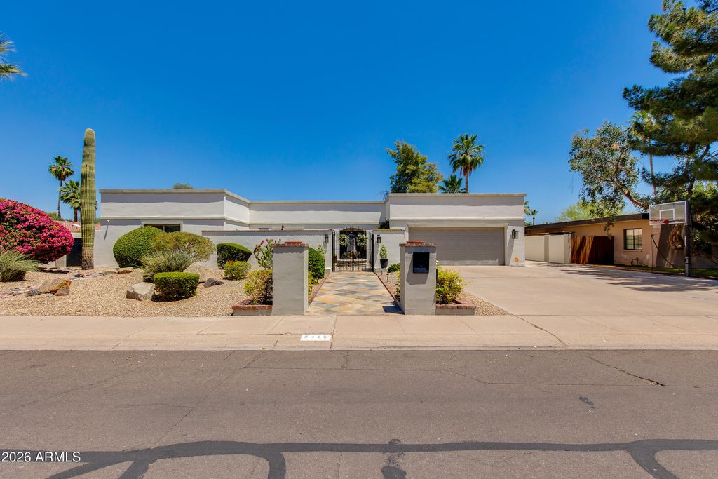 8219 N 3RD Avenue, Phoenix, AZ 85021