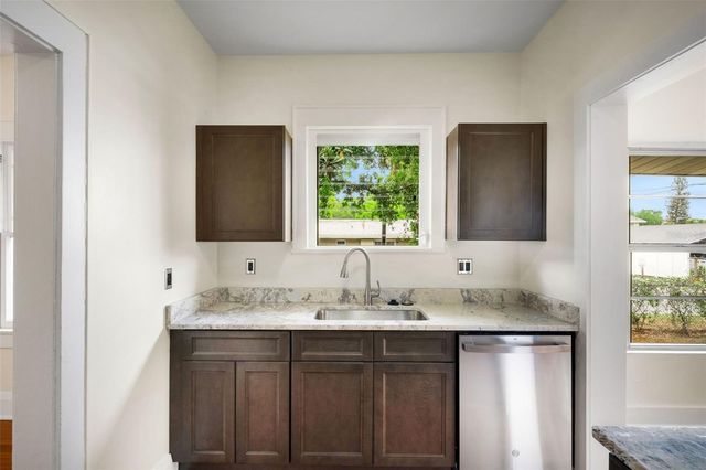 802 JOHNSON AVENUE, Lakeland, FL 33801