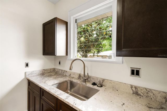 802 JOHNSON AVENUE, Lakeland, FL 33801