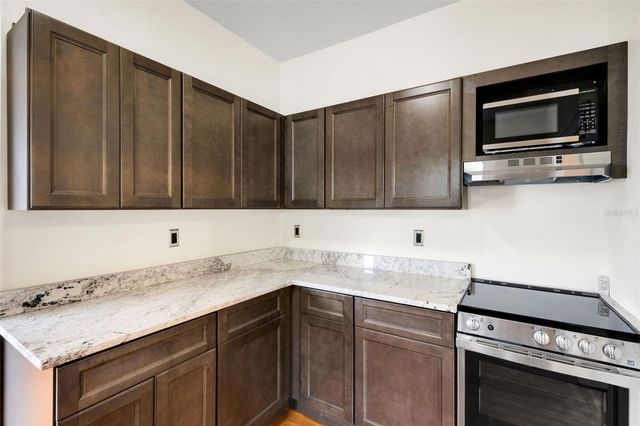 802 JOHNSON AVENUE, Lakeland, FL 33801